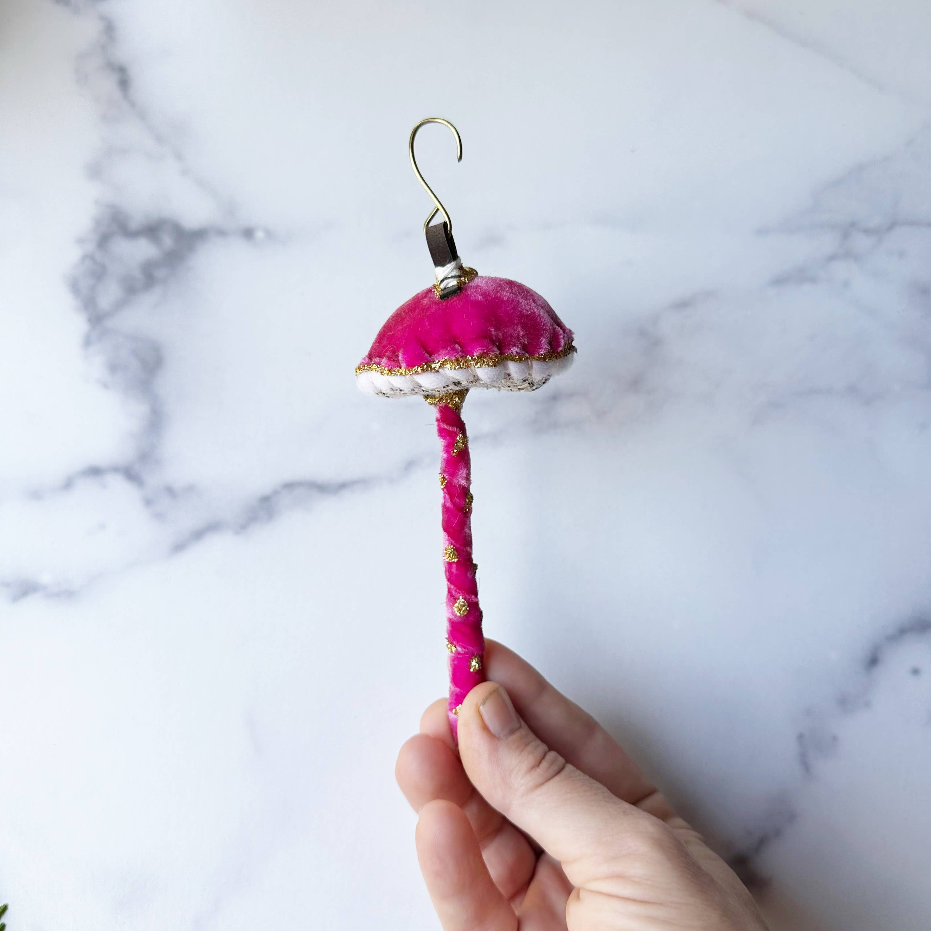 Ophilya Handmade - Vendita all'ingrosso Decorazione - Ornamento a forma di fungo con glitter - Velluto rosa acceso1