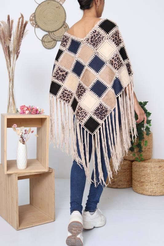 Brun Fringet patchwork poncho med bohemeånd og teksturerede tern for engroshandel på Faire2