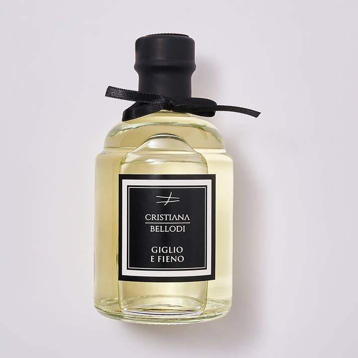 Lilie und Heu - Raumduft für den Großhandel von Cristiana Bellodi