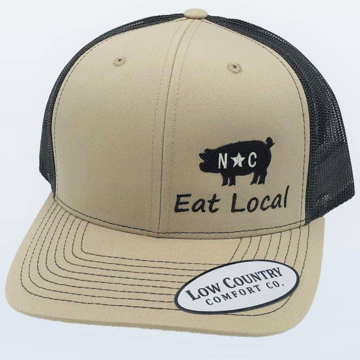 Chapeau kaki/marron Eat Local Pig de Caroline du Nord pour la vente par Riverbed Threads