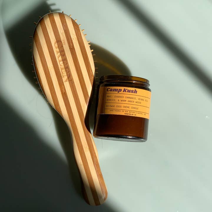 Camp Kush | Jordforbindelse og urte - 4 oz Bivokslys for engroshandel hos HoneyGlow