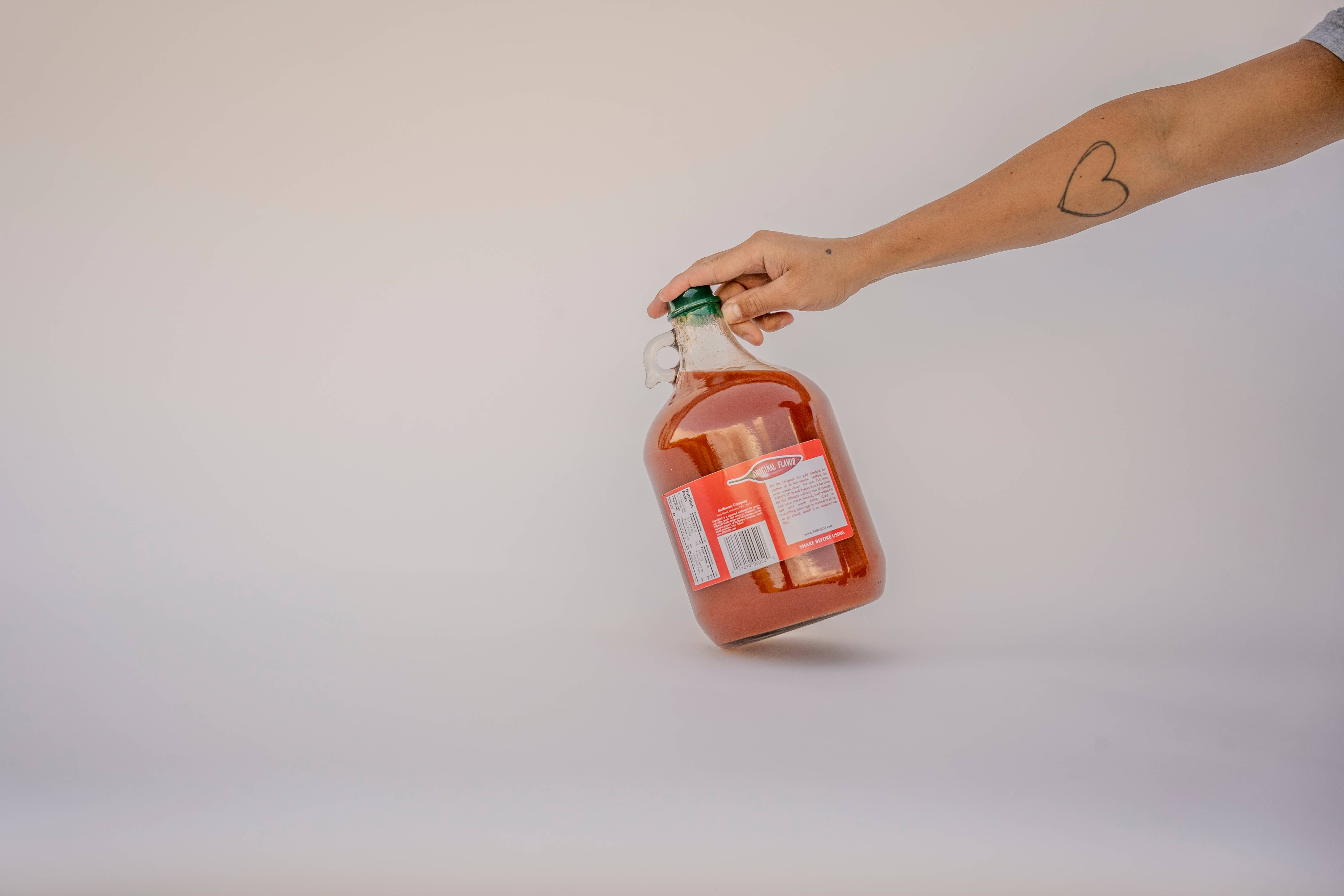 SureShot – wholesale Stark sås – TABASCO® Original röd paprika sås Gallon, glas2