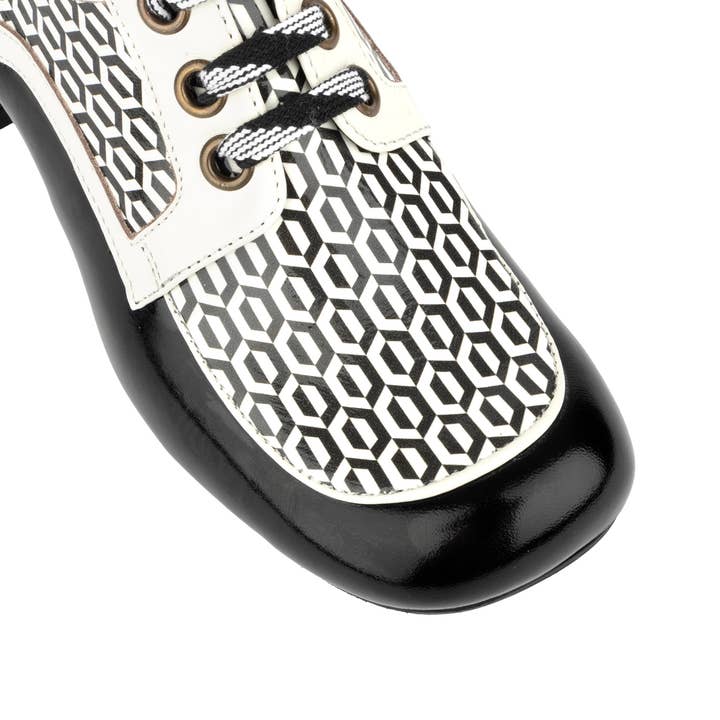 Embassy London – wholesale Low heels – Women′s – Sovereign - Black & white Optical - Women's leather lace up shoe with block heel6