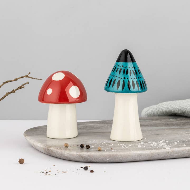 Hannah Turner Ltd – wholesale Salt & pepper shaker set – Toadstool Salt and Pepper Shakers
