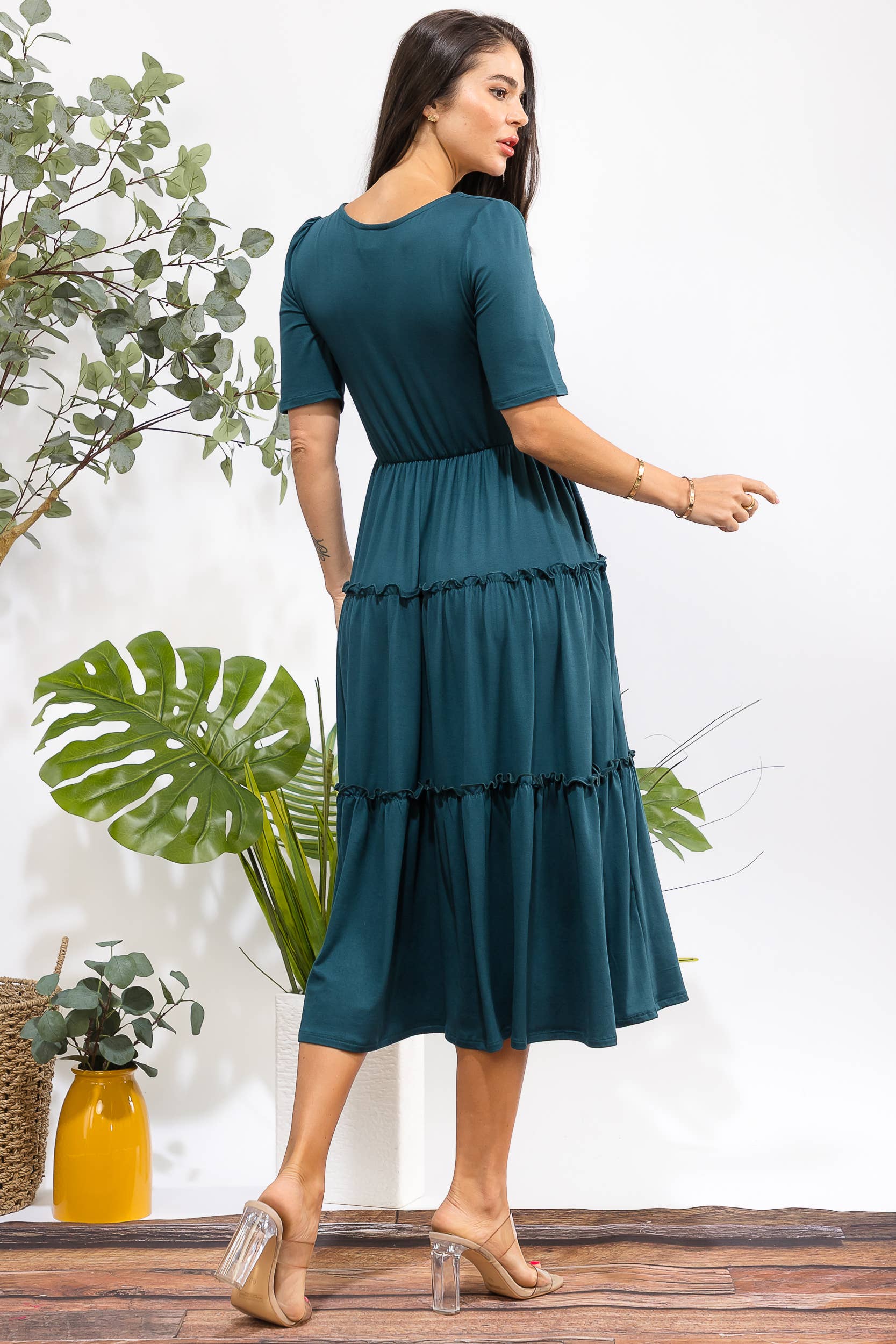 H&H Fashion Inc. – Großhandel Kleid – Damen – JR778X-S Plus Size Stufen-Midikleid mit quadratischem Ausschnitt31