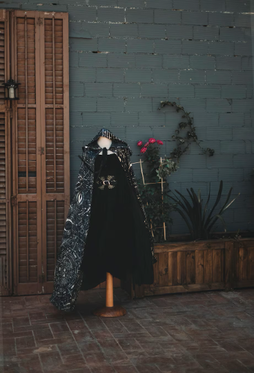Costurero Real - Wholesale Cape - Women's - Black Stars & Moon cloak Halloween Celestial Fashion gothic1