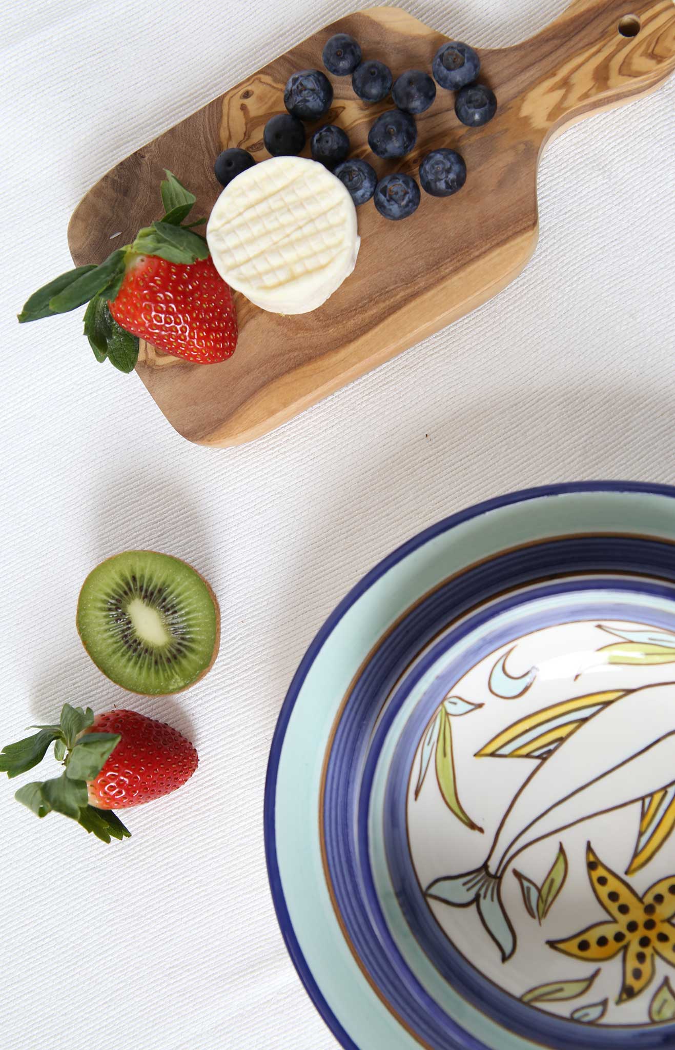 Scents and Feel - Wholesale Cutting Board - Olive Wood Rustic Small cutting Board 8"3