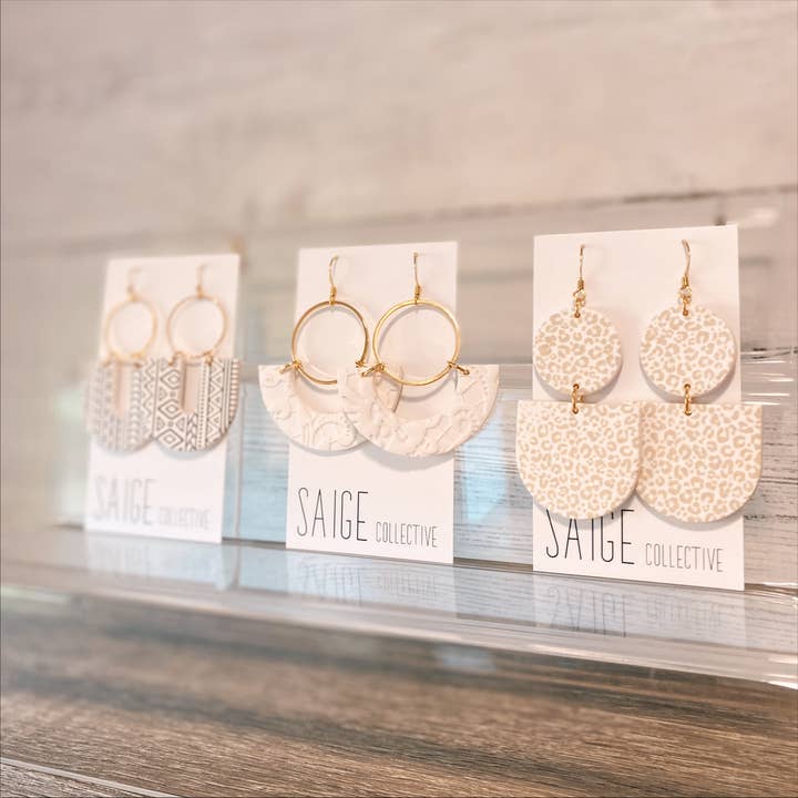 Saige Collective - Vendita all'ingrosso Orecchini pendenti - Ryn - Orecchini in argilla leopardata1