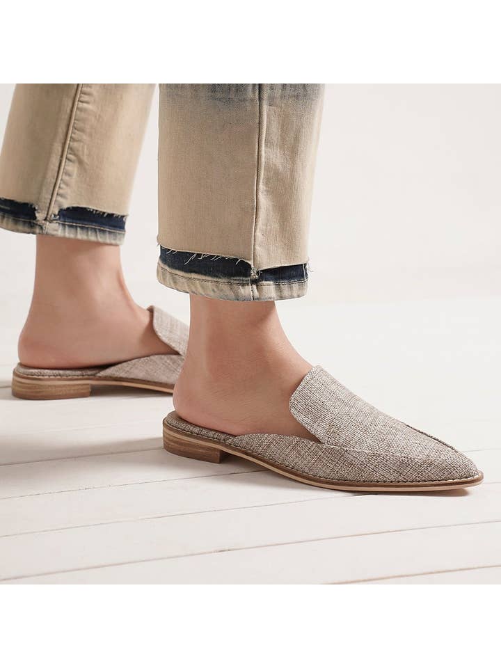 BEAST FASHION – Großhandel Flache Schuhe – Damen – GRIM-10 Texturierte Mule-Loafer1