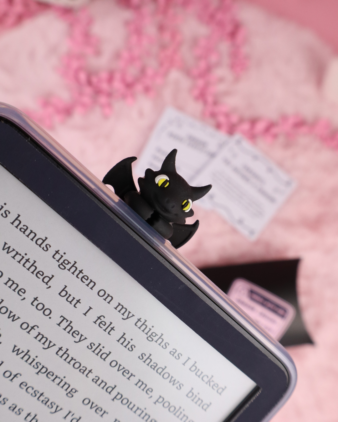 Miessol - Wholesale Book Holder - Dragon Kindle Reading Buddy / Hipper7