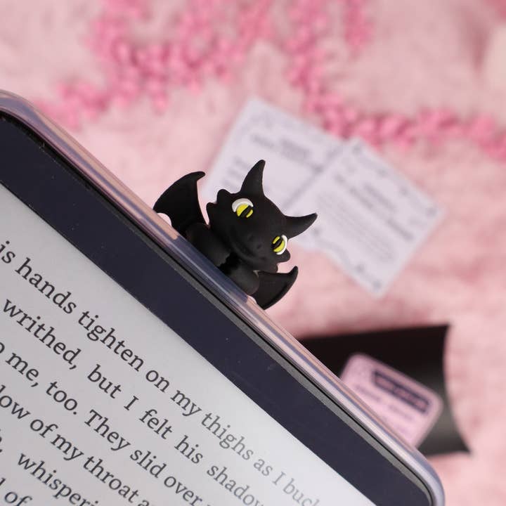 Miessol - Wholesale Book Holder - Dragon Kindle Reading Buddy / Hipper7