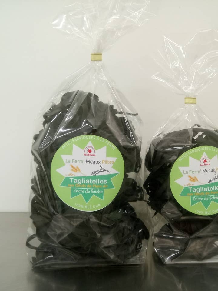 Tagliatelle Tintenfischtinte mit Eiern 250g für den Großhandel von La Ferm'Meaux Pâtes
