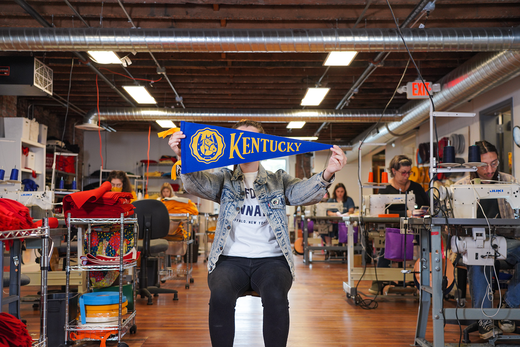 Oxford Pennant - Wholesale Flag - Kentucky Flag Pennant2