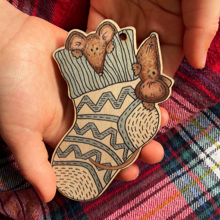 Fearless Flamingo – wholesale Ornament – Mice in a Stocking wooden Christmas tree decoration | Eco0