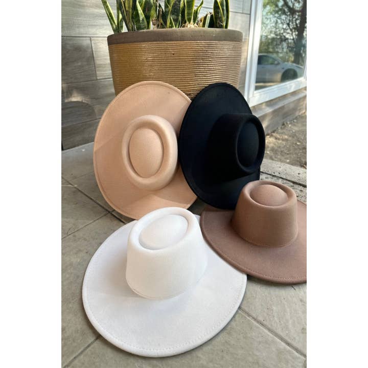 One and Only Accessories - Wholesale Fedora - Women's - Bestsellers Structured hat with a wide brim in faux felt Fas16
