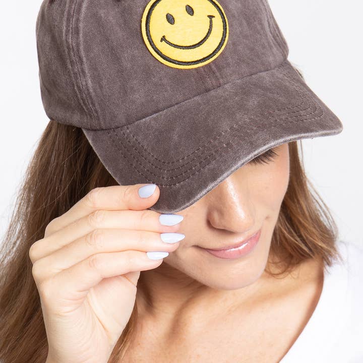 Love and Repeat - Vente Casquette de baseball – femme - CASQUETTE TENDANCE DÉLAVÉE À L'ACIDE SMILEY1