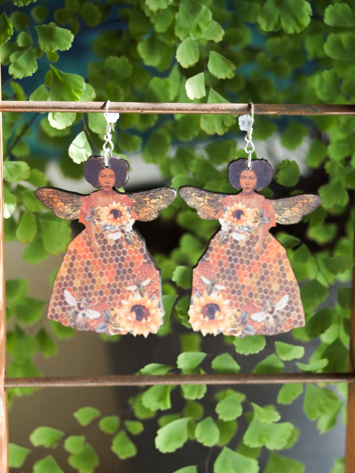 Aretes de abeja reina | Joyas cortadas con madera con láser para venta al por mayor de Ragavon