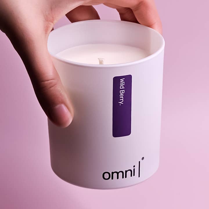 Vela de Bayas Silvestres - 5oz | 7oz - Grosella Negra, Violeta y Ámbar para venta al por mayor de Omni®