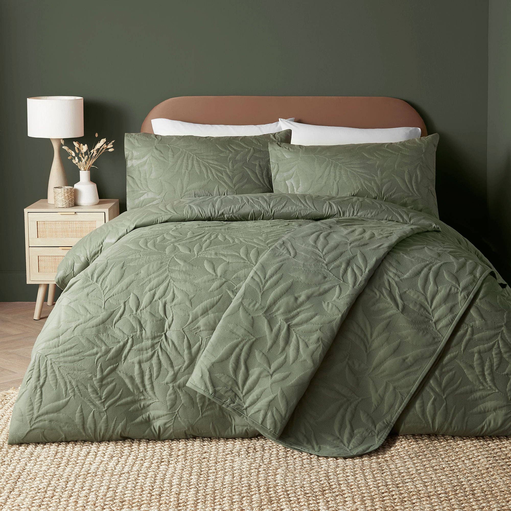 UW Home – wholesale Bedding blanket – Luana Bedspread by Serene in Dark Green 200cm X 230cm1