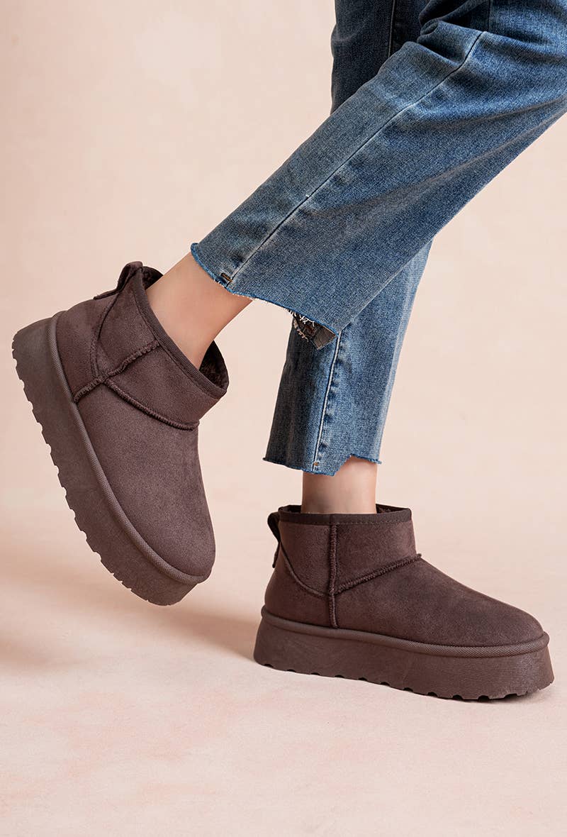 LADY GLORY – Großhandel Winterstiefel – Damen – Gefütterte Damenstiefeletten – Komfort & Wärme15