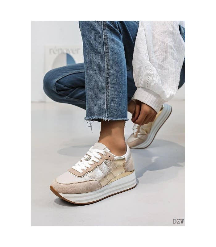 SWEET MAGIC MODA Y COMPLEMENTOS - Wholesale Lifestyle Sneakers - Women's - PREMIUM BRAND CASUAL FAUX LEATHER SNEAKERS1