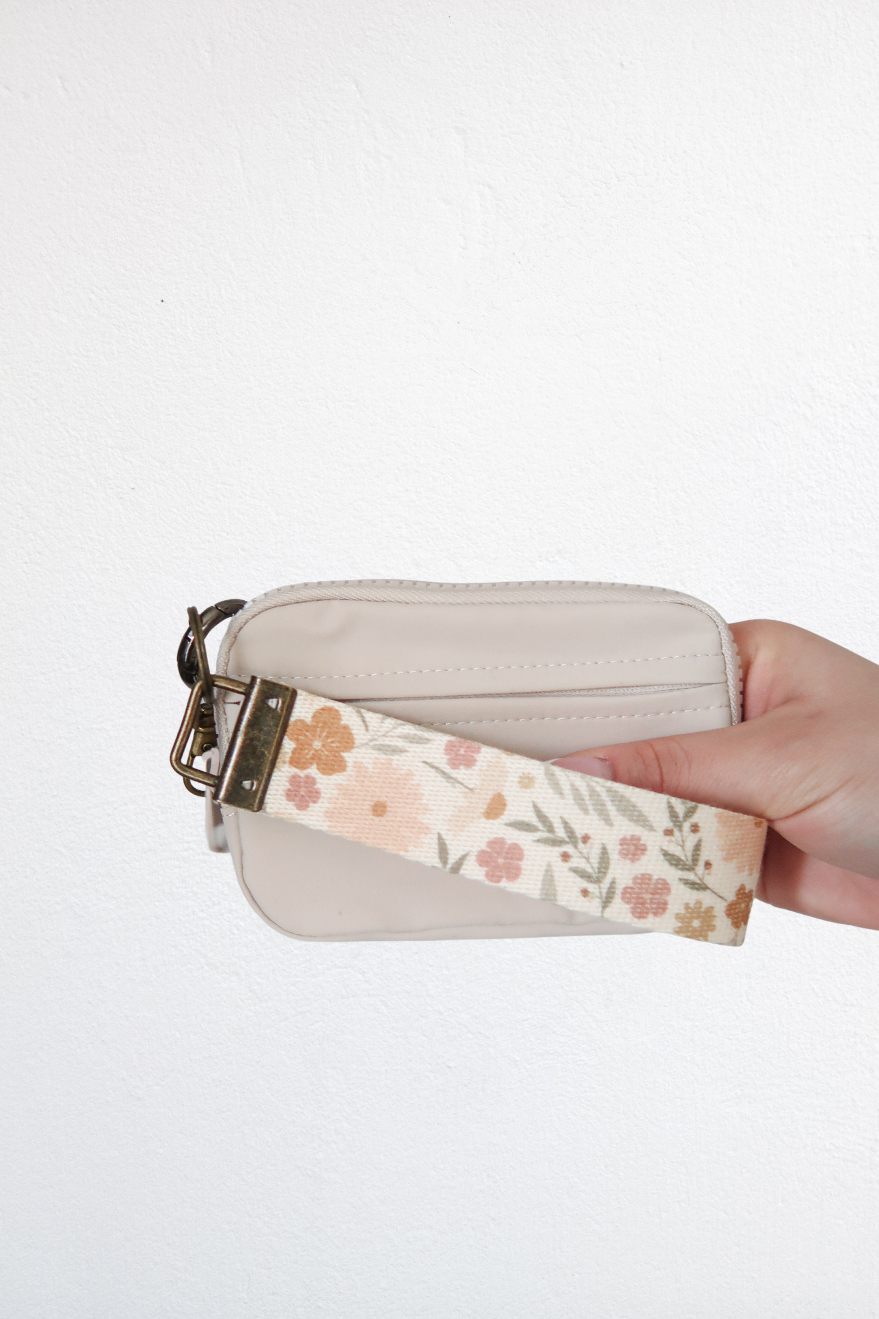 Frederick Family Co. - Wholesale Wallet - Women's - Keychain Wallet with Wrist Lanyard, Compact Card Holder 36