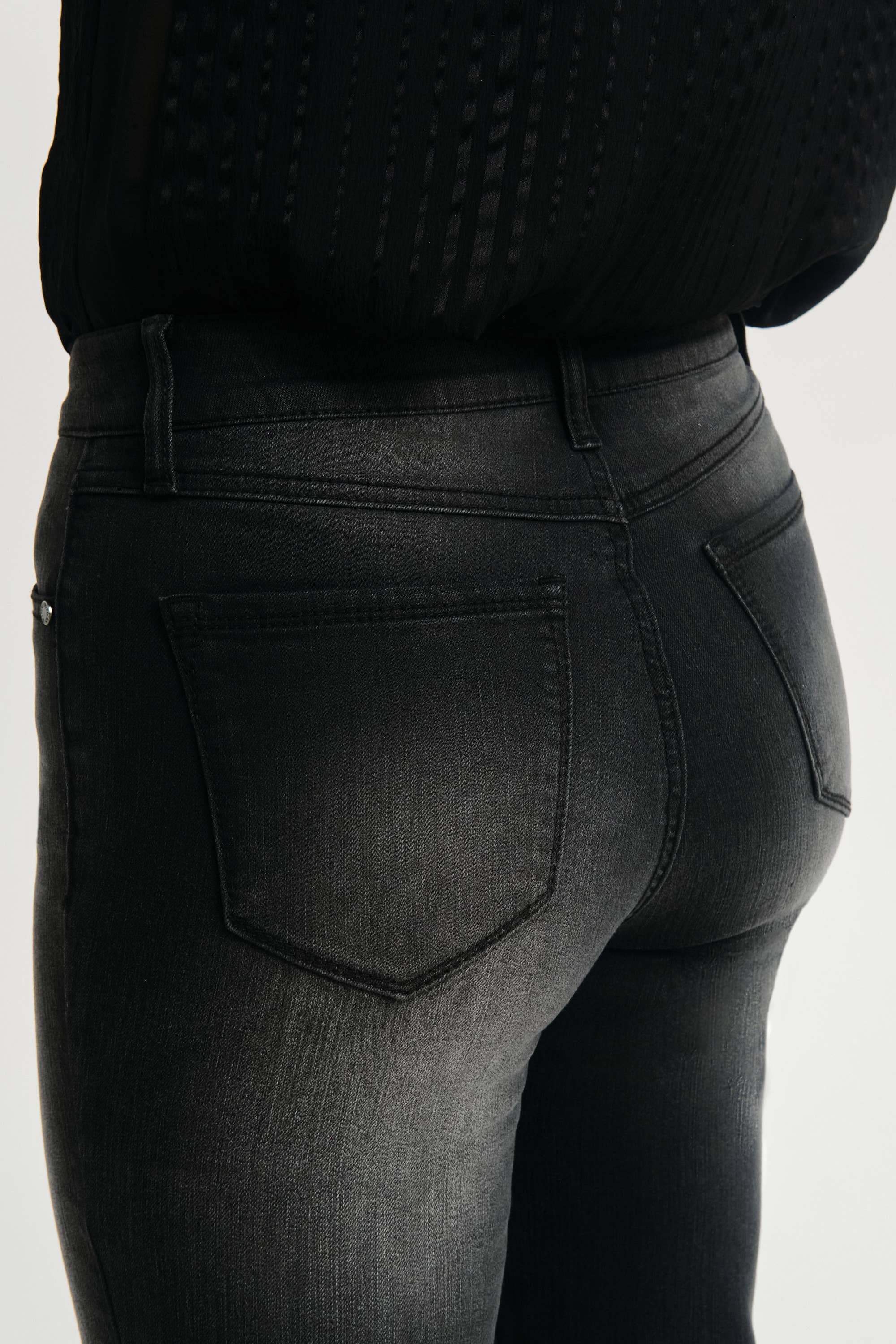 1822 Denim - Vendita all'ingrosso Jeans - Donna - Jeans Mini-Boot 27" con orlo Sharkbite in Watson13