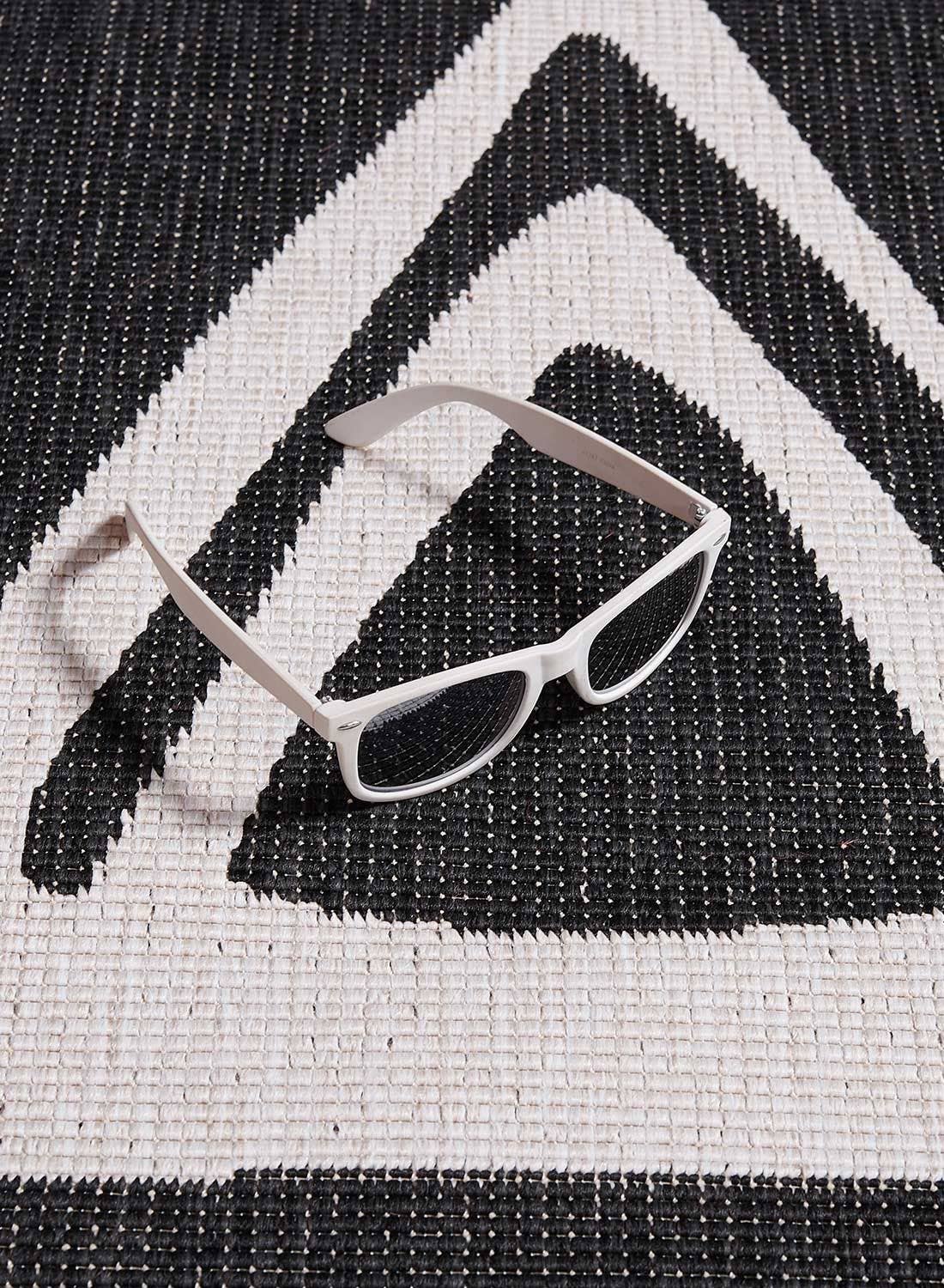 Black AF ARIBIA REVERSIBLE Polypropylene Outdoor Rug for wholesale on Faire6