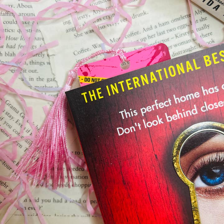 TheBookShack – wholesale Bookmark – Crime Scene" Bookmark – Pink Thriller Edition2