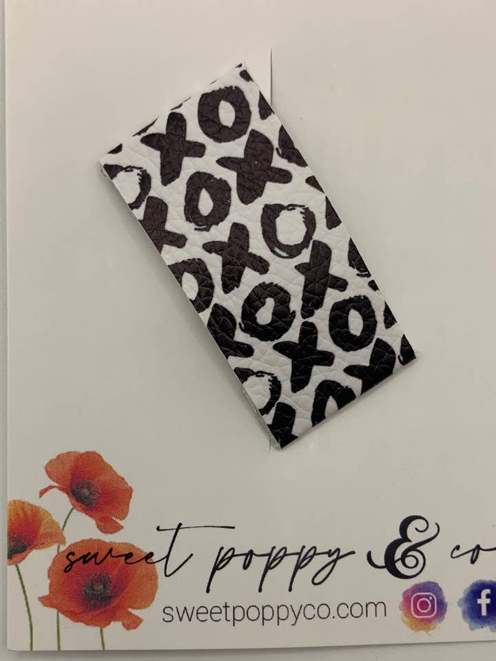 XO snap clip for wholesale by Sweet Poppy & Co.