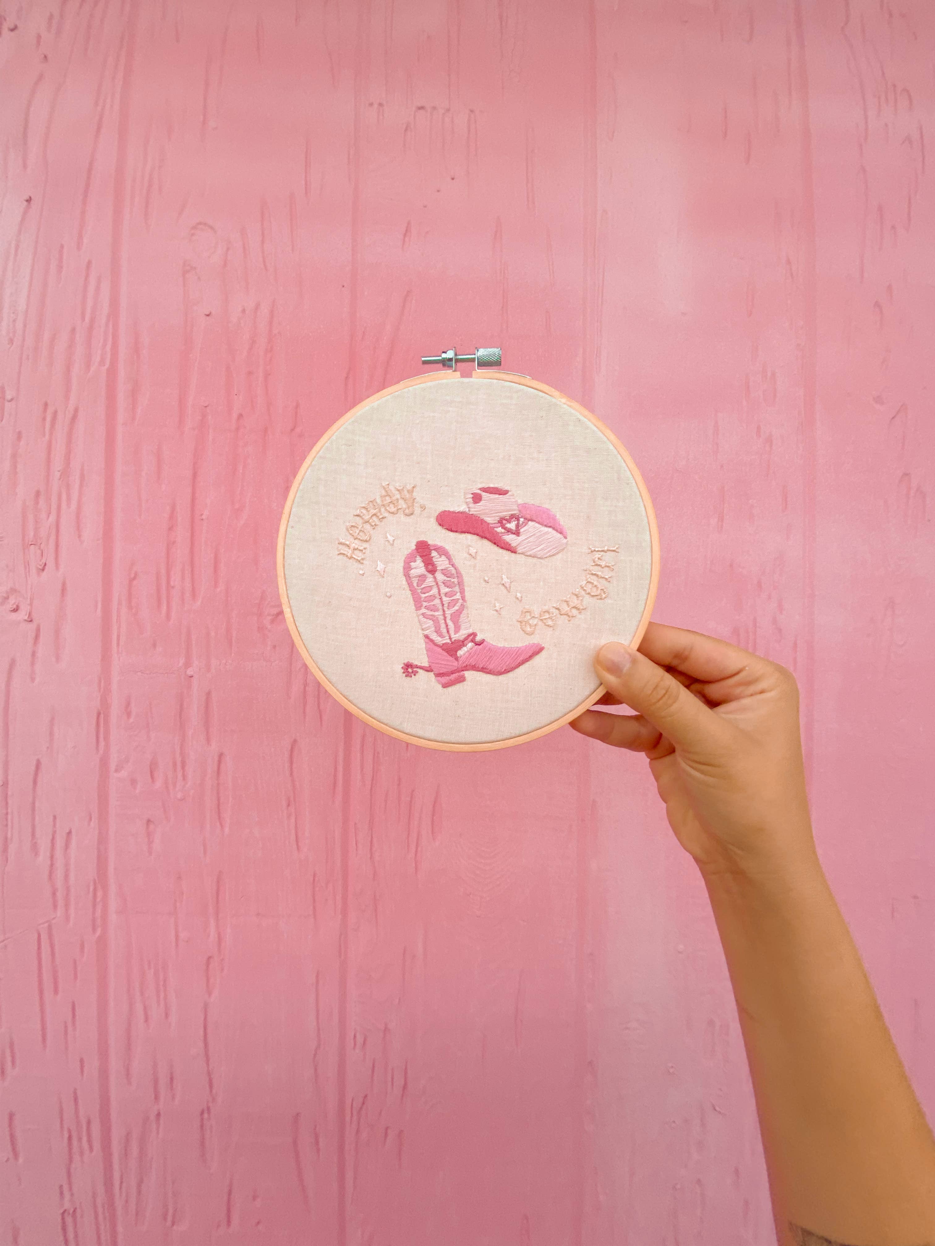 Sunday Mornings Shop LLC - Venta al por mayor Material para bordado/punto de cruz - Kit de bordado para principiantes: kit de bordado Howdy, Cowgirl3