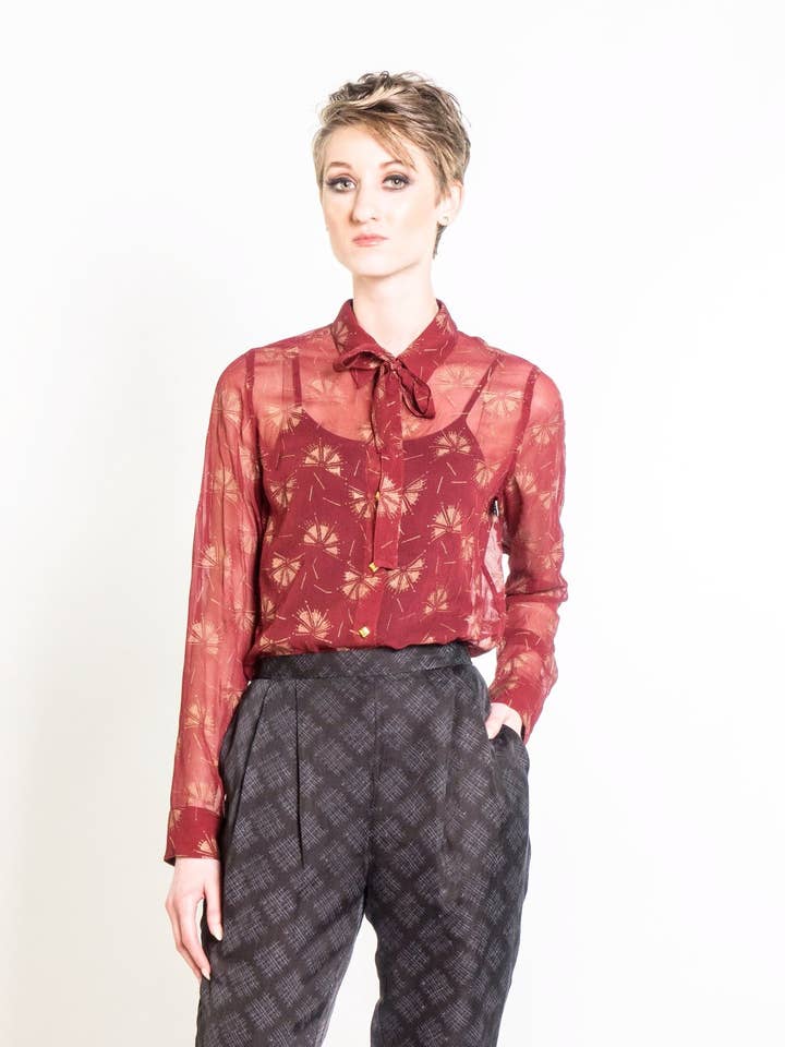 Berry Copper Blusa con botón de abanico de baile para venta al por mayor de Symbology