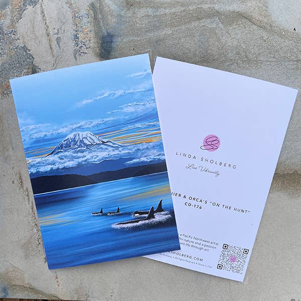 Biglietto di auguri «On the Hunt» del Monte Rainier e Orca, formato A7 per la vendita all'ingrosso da parte di Linda Sholberg Art