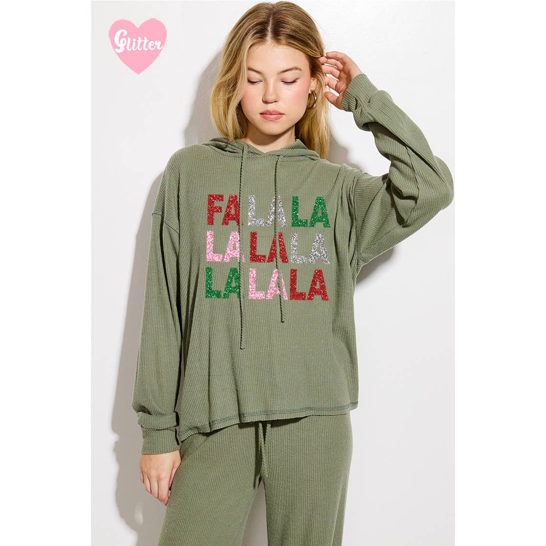 Phil Love – Großhandel Set aus Oberteil und Hose (NICHT Loungewear) – Damen – Falalala Loungewear-Set mit geripptem Kapuzenpulli und Glitzer-Print9