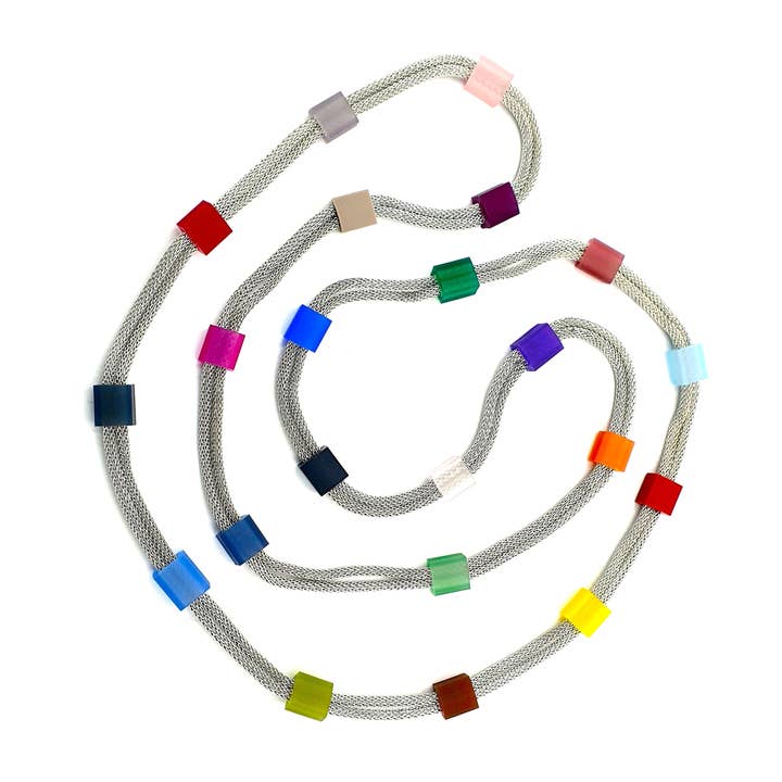 Colar Hyphen em latão galvanizado e PVC por atacado de Rosalba Galati SRL