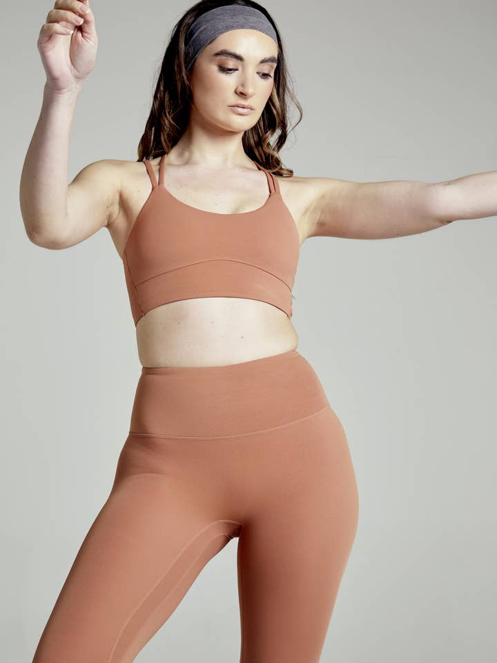 Season Lifestyle – wholesale Sports bra – Women's – Move Bra- Chocolate3