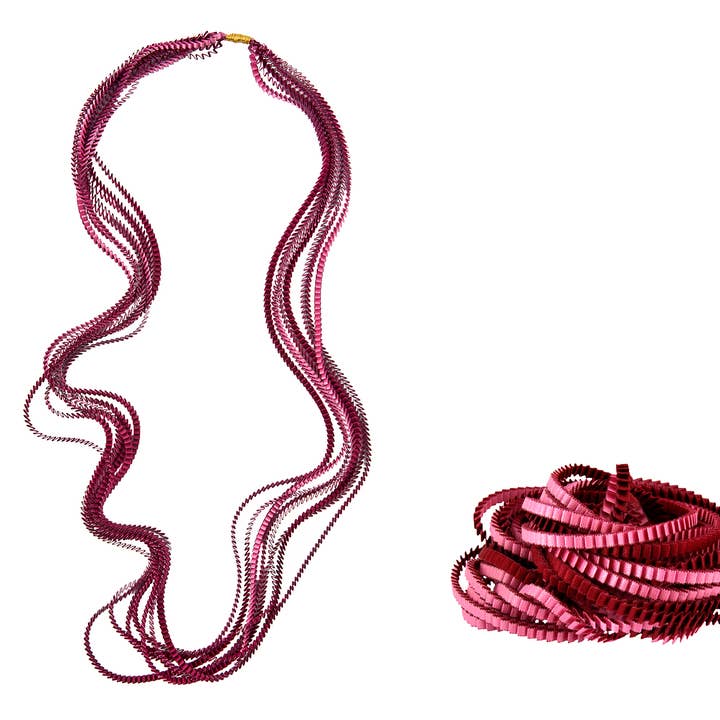 Collier Essilp 110 pour la vente par Alexandra Tsoukala