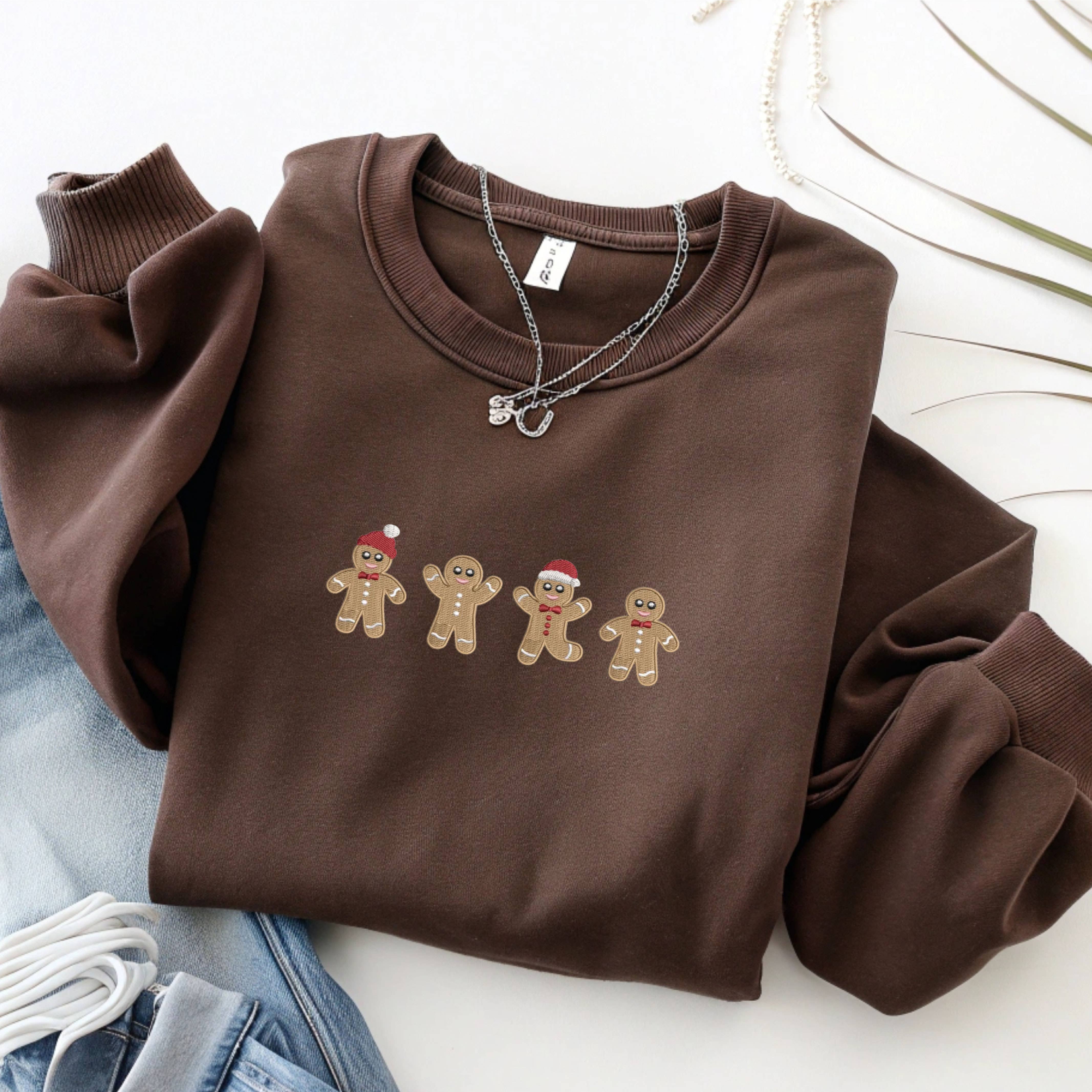 P E T I T R U E - Wholesale Sweatshirt – Women's - Embroidered Christmas Sweatshirt Gingerbread Man Crewneck