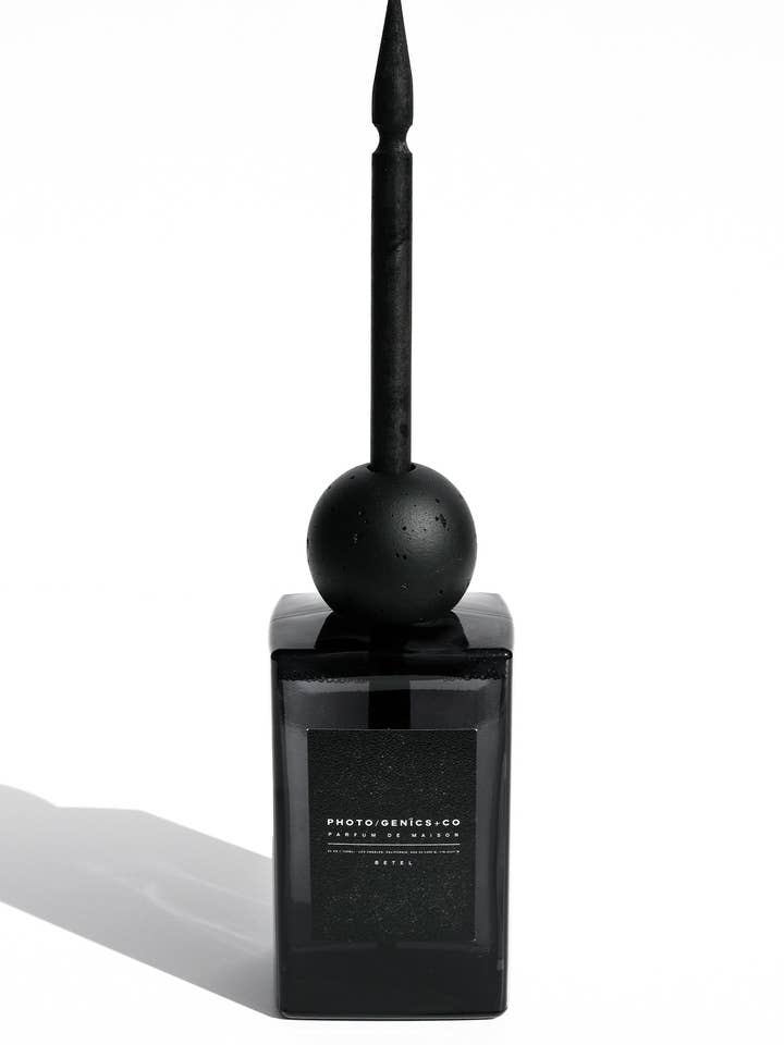 NO.4 BETEL 750 ML PARFUM DE MAISON DIFFUSER SET for wholesale by Photogenics + Co