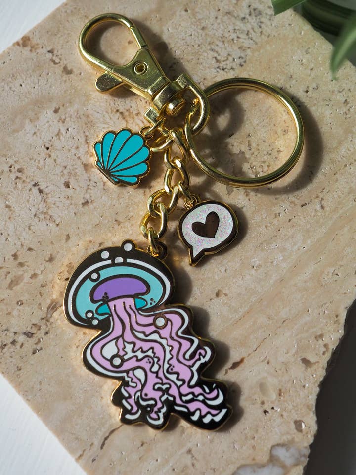 Emaille-Schlüsselanhänger mit Quallen für den Großhandel von LanaBetty