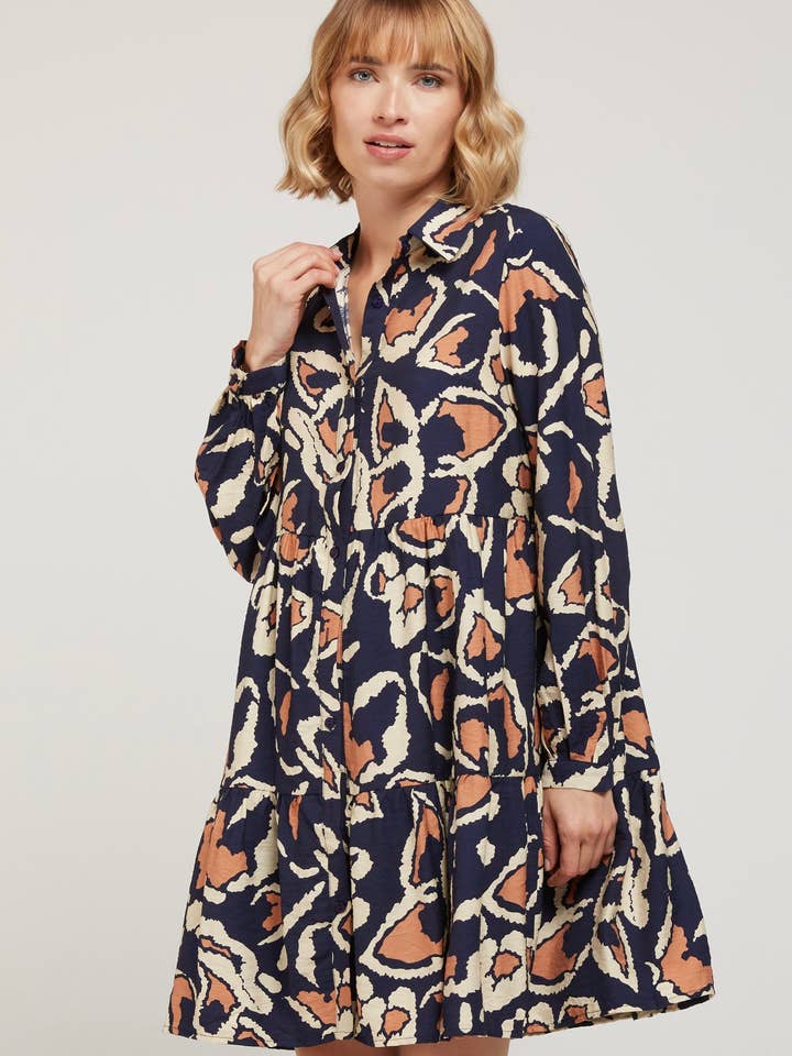 Andy & Lucy – wholesale Klänning - Dam – MANOLA - Kort klänning med tryck – skjortkrage, långa ärmar5