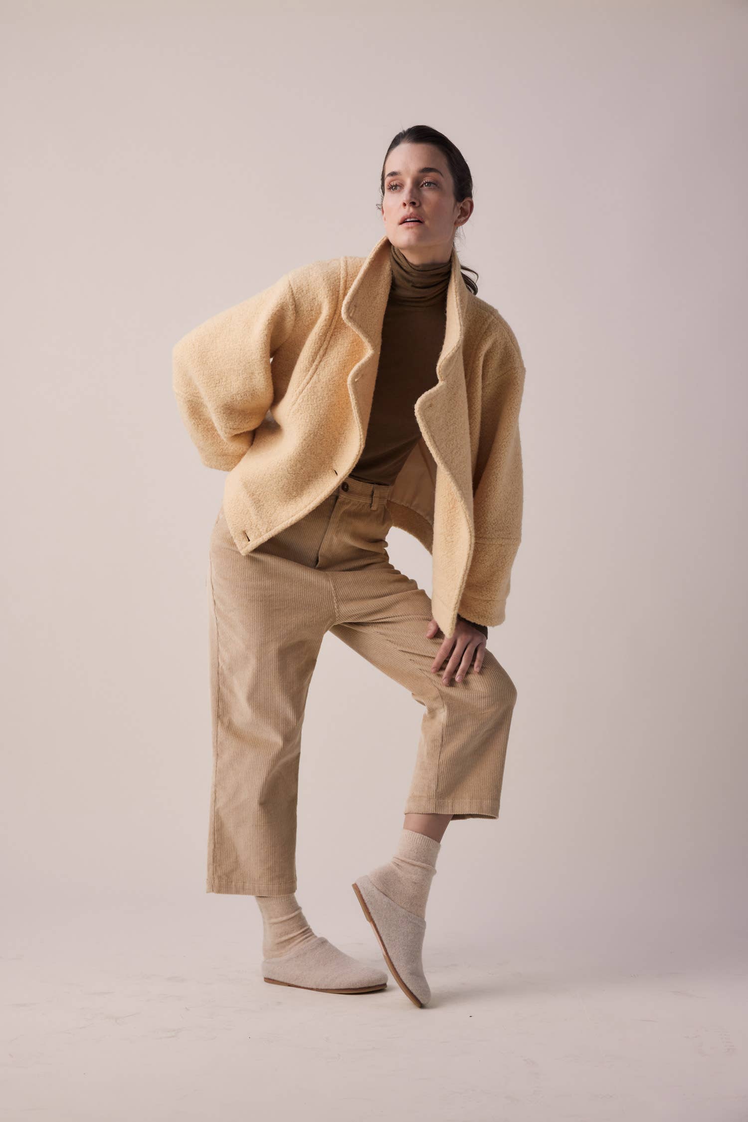 Dark beige Cropped corduroy baggy pants for wholesale on Faire3