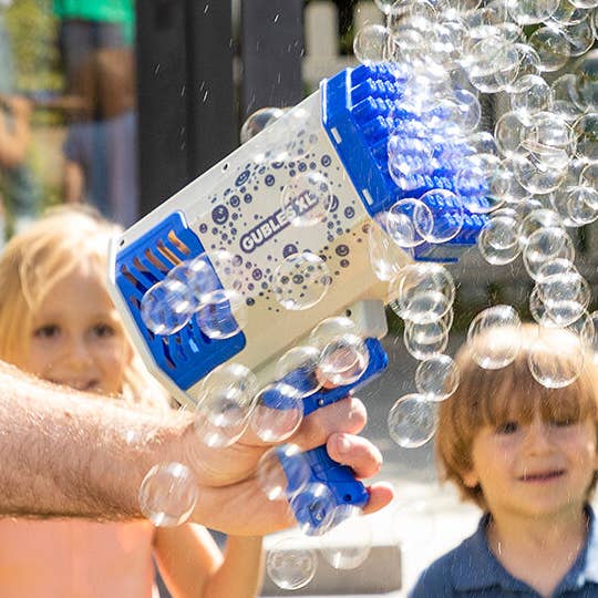 Pistolet à bulles géant avec LED InnovaGoods Gubles XL pour la vente par InnovaGoods
