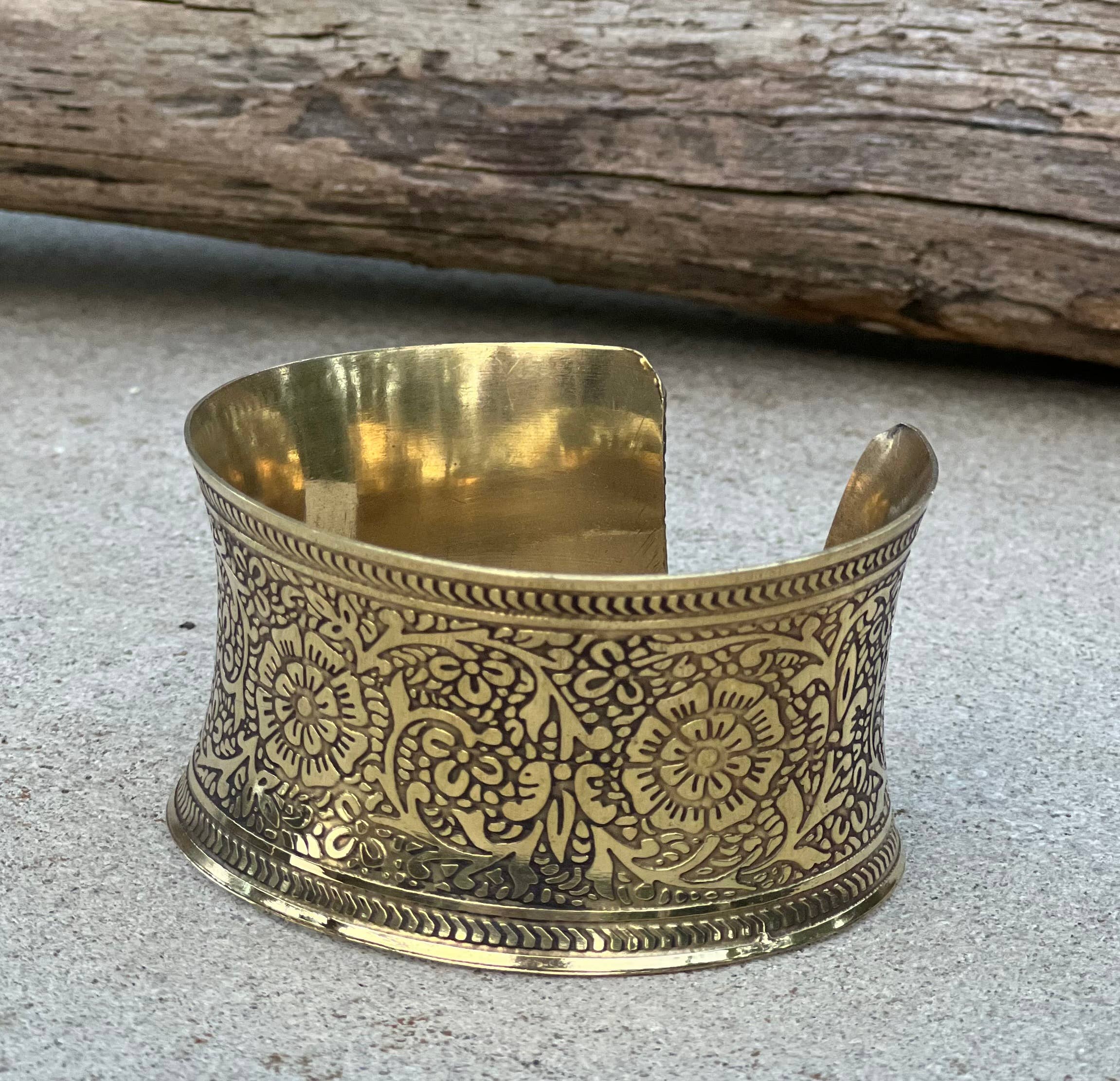 Lungta Imports - Vendita all'ingrosso Bracciale a polsino - Bracciale a polsino artigianale in ottone placcato argento con design vintage boho etnico5