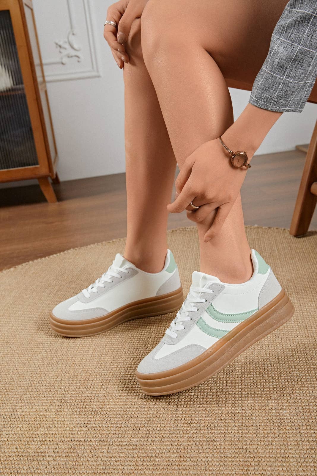 ERYNN - Wholesale Sneakers - Dames - sneakers met dikke zool en vetersluiting - Déotille1