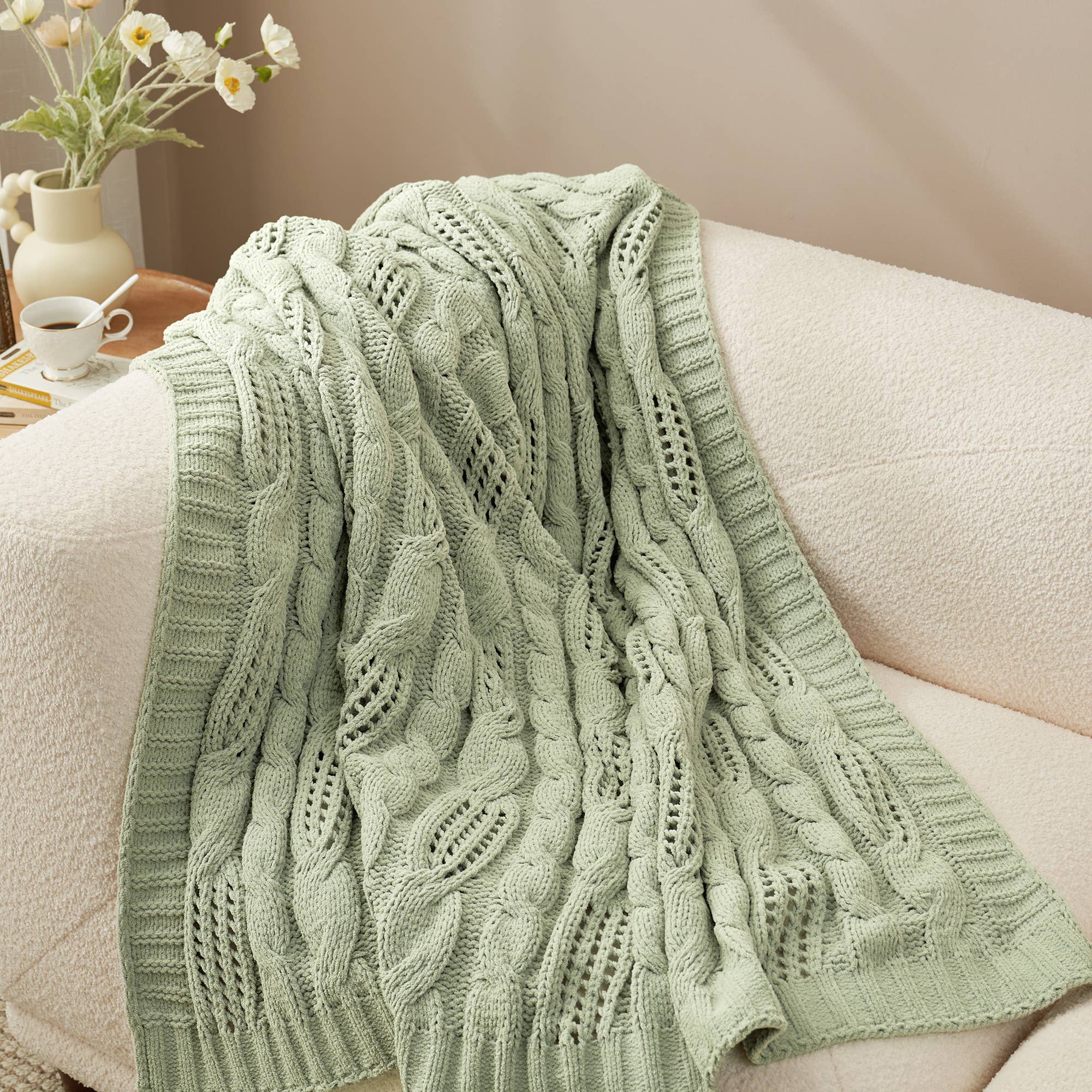 DreamValley - Wholesale Throw Blanket - AH Reversible Chenille Cable Knit Throw Blanket4