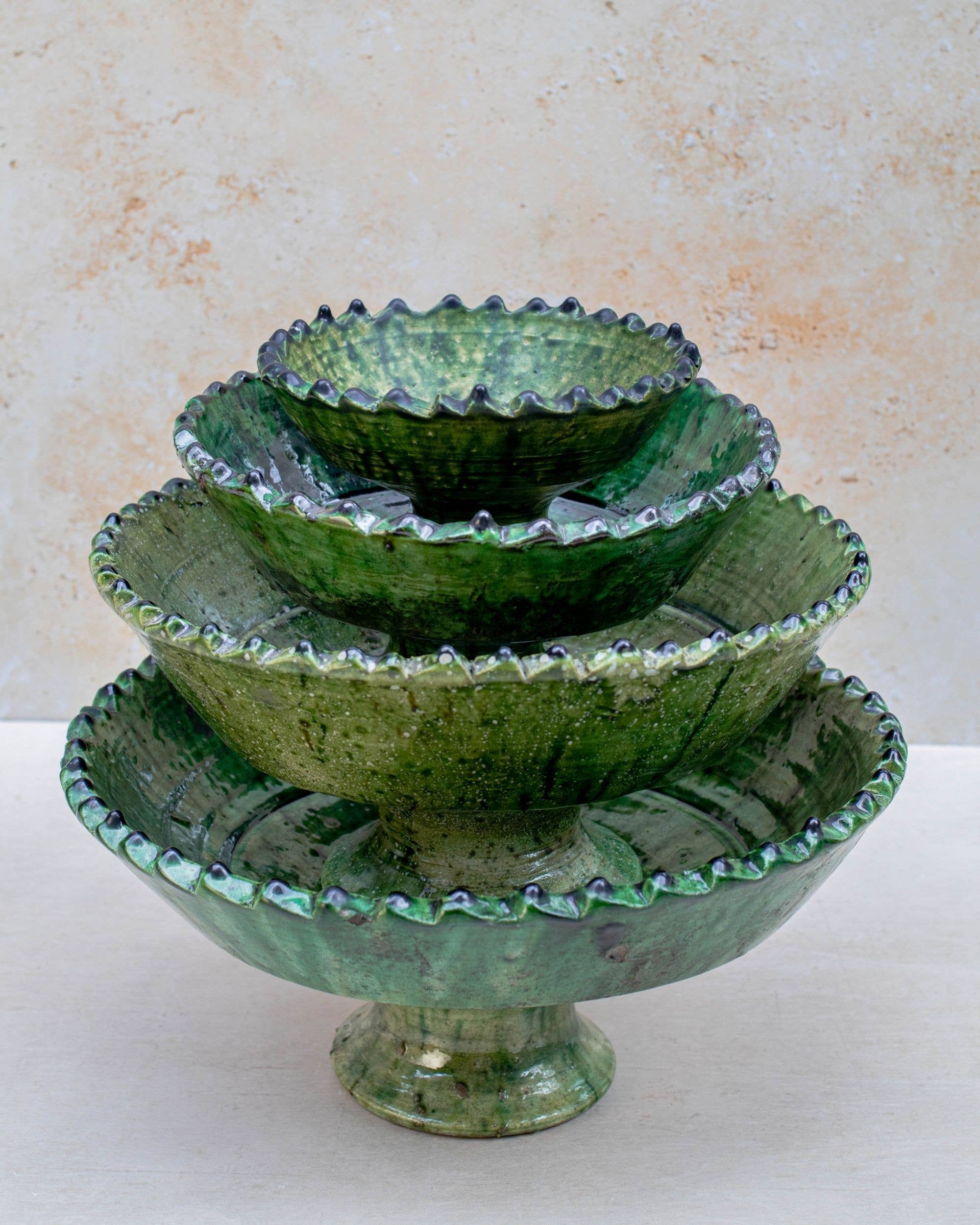 Maison Berber – Prato/tigela decorativa por atacado – Tigela Pedestal com Borda Serrilhada e Esmalte Verde Tamegroute Vintage - 4 Tamanhos11