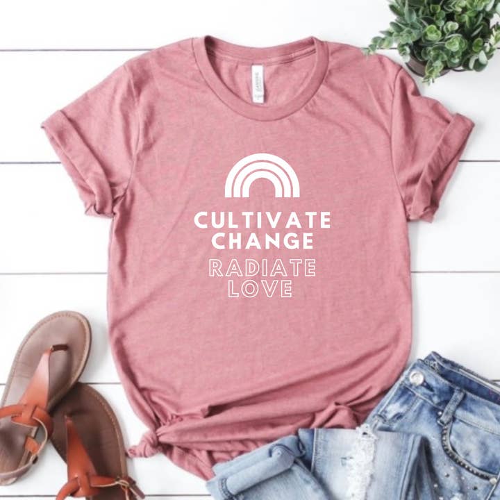 Cultivez le changement, rayonnez l'amour – T-shirt unisexe Bella + Canvas pour la vente par Say Hello Threads