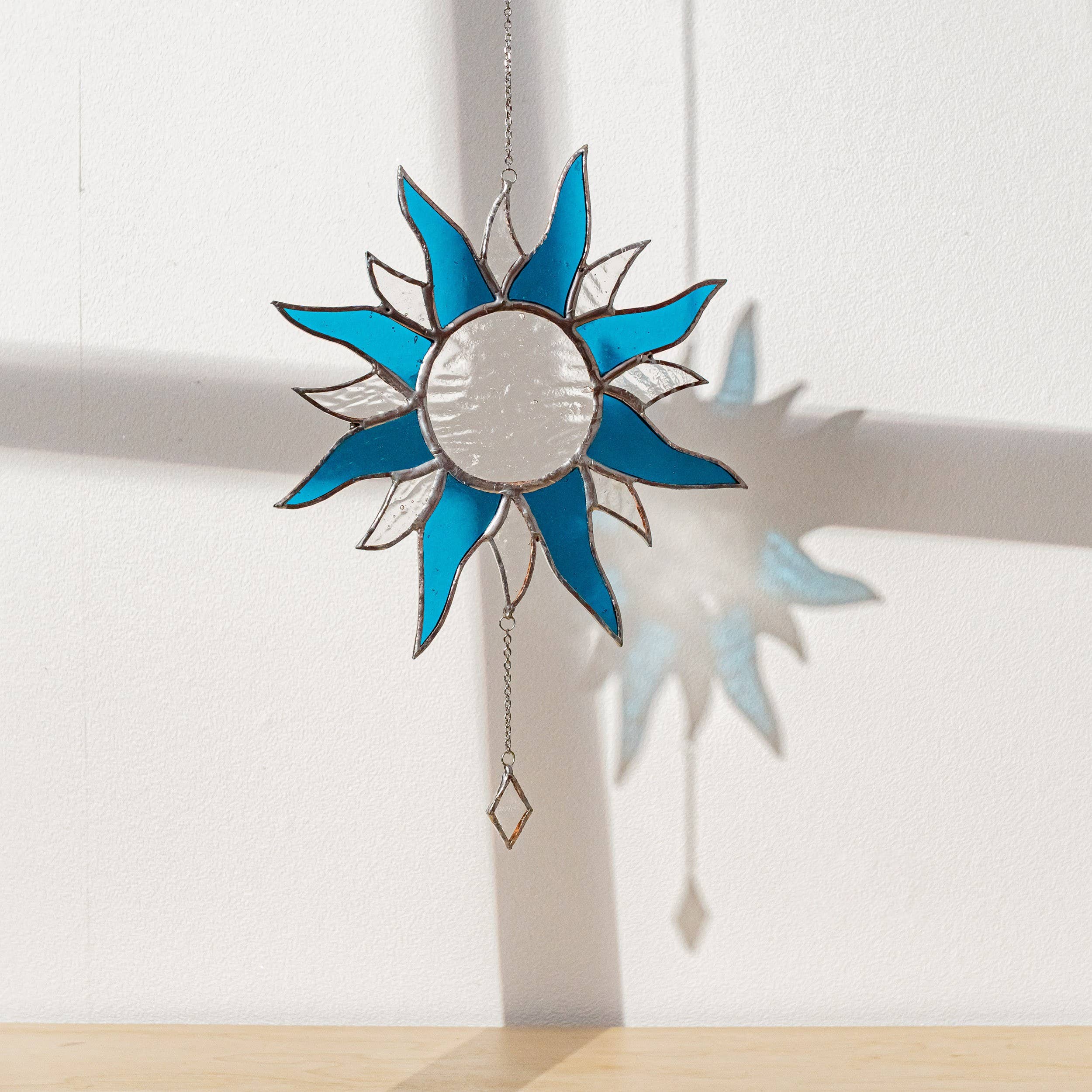 MondoBellissimo – wholesale Suncatcher – Stained Glass Sun F1815
