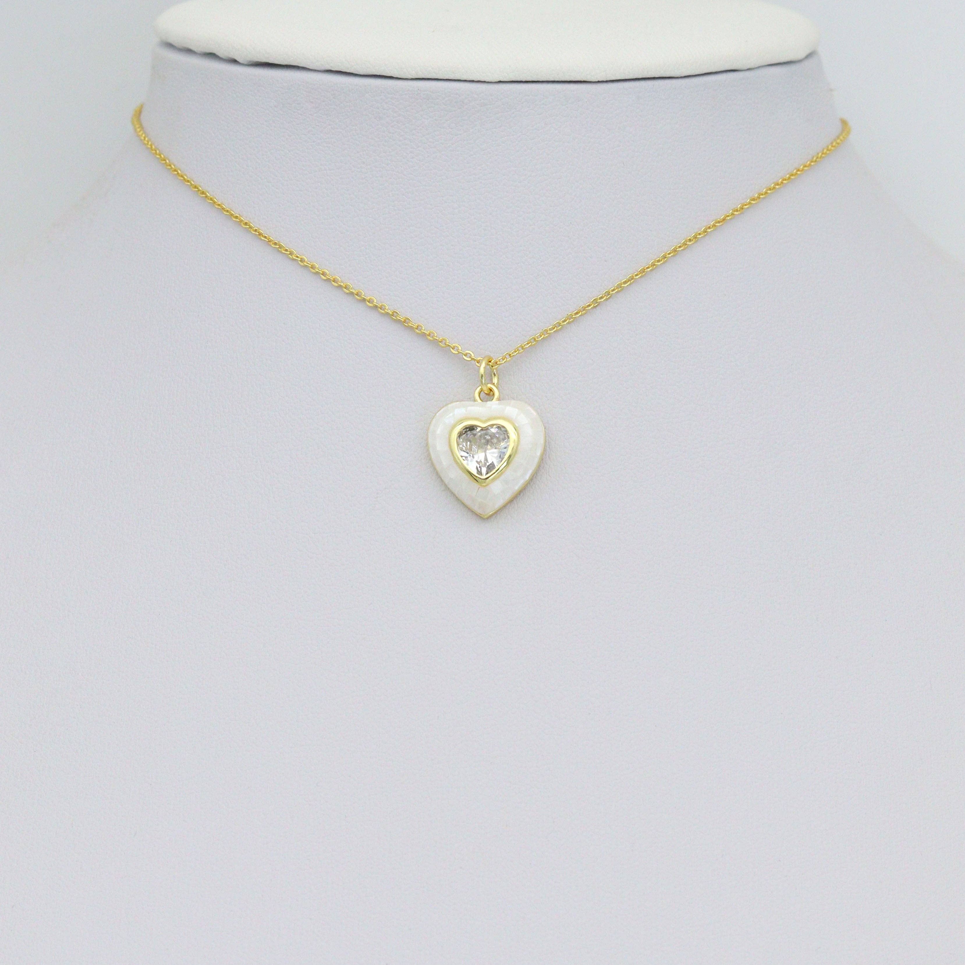 BestBeads&Beyond – Großhandel Individueller Charm/Anhänger – Weißes Perlmutt mit CZ-Zentrum Herz Herzanhänger Charm, Artikelnummer LK12823